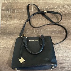 ✨MICHEAL KORS PURSE✨